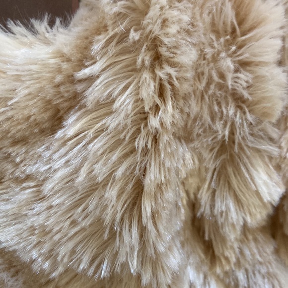 π Beautiful Sherpa throw - Picture 2 of 3